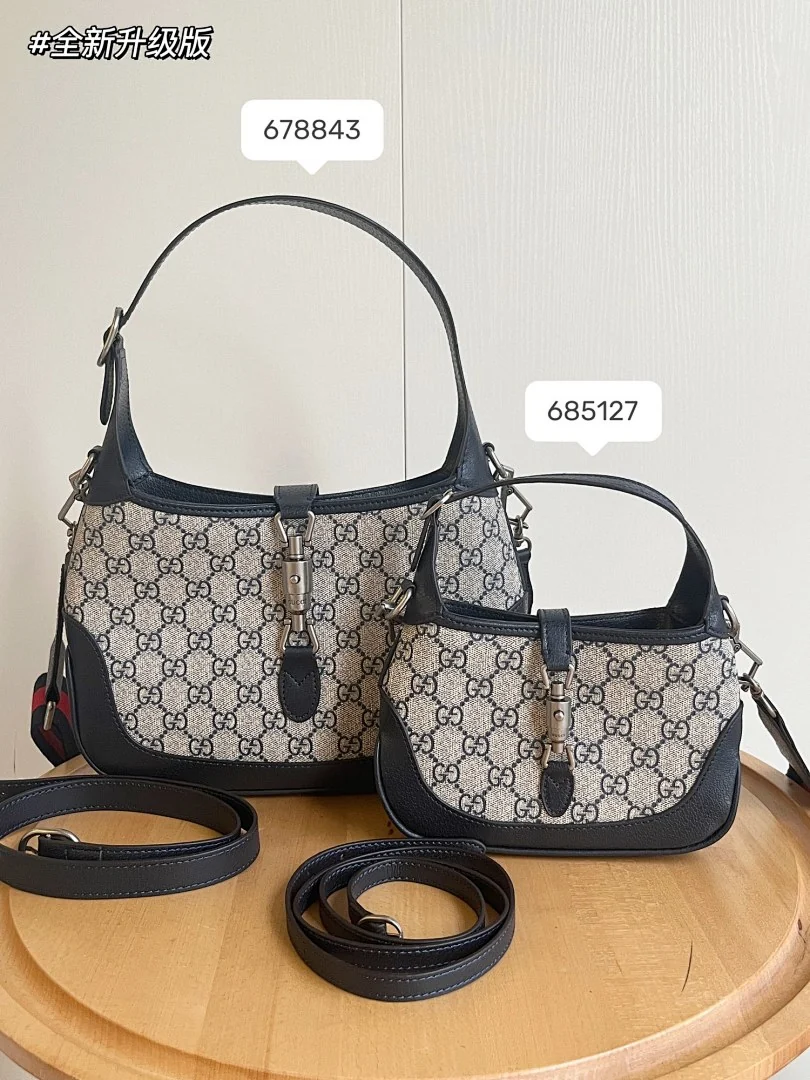 678843 - view 1