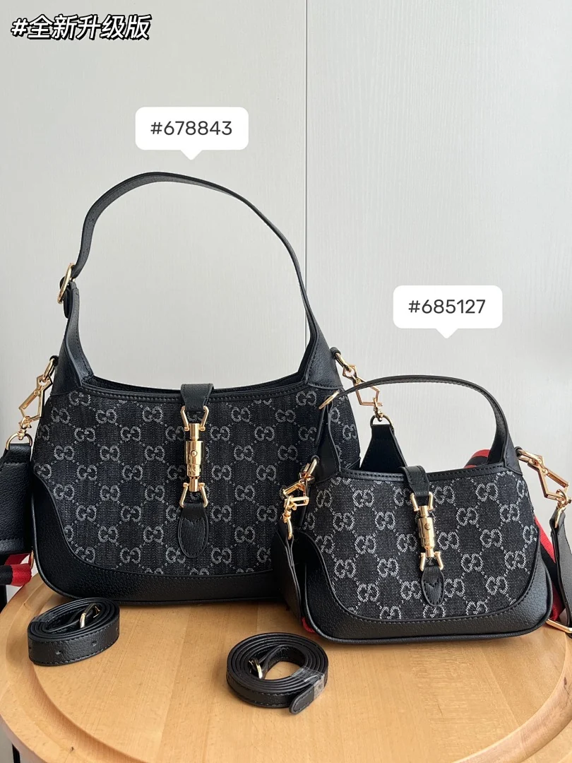 678843 - view 1