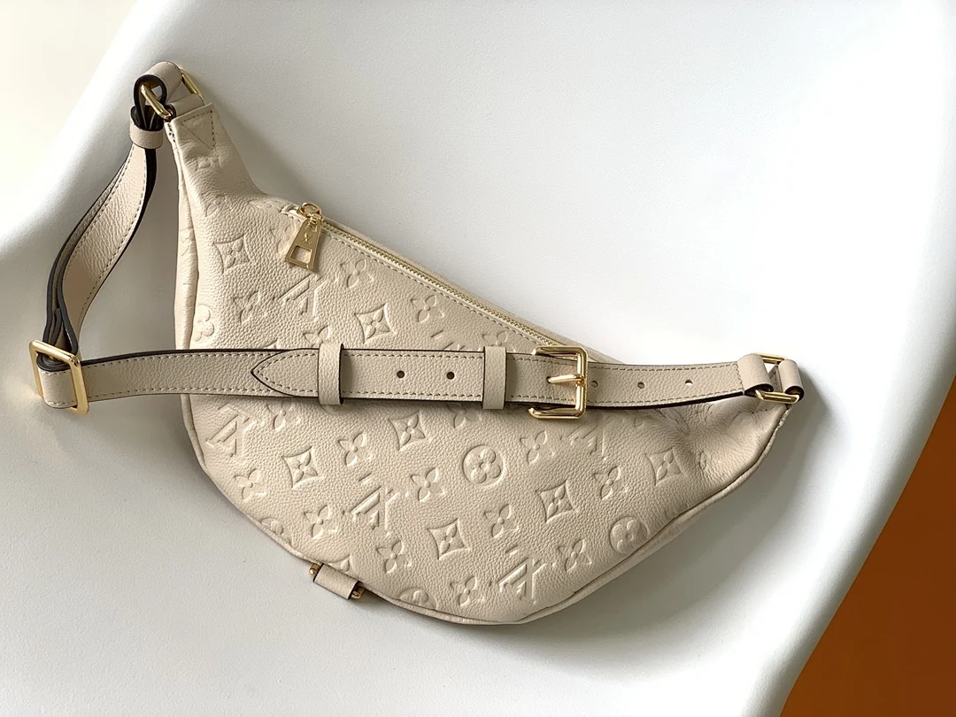 M44836#650 - view 9