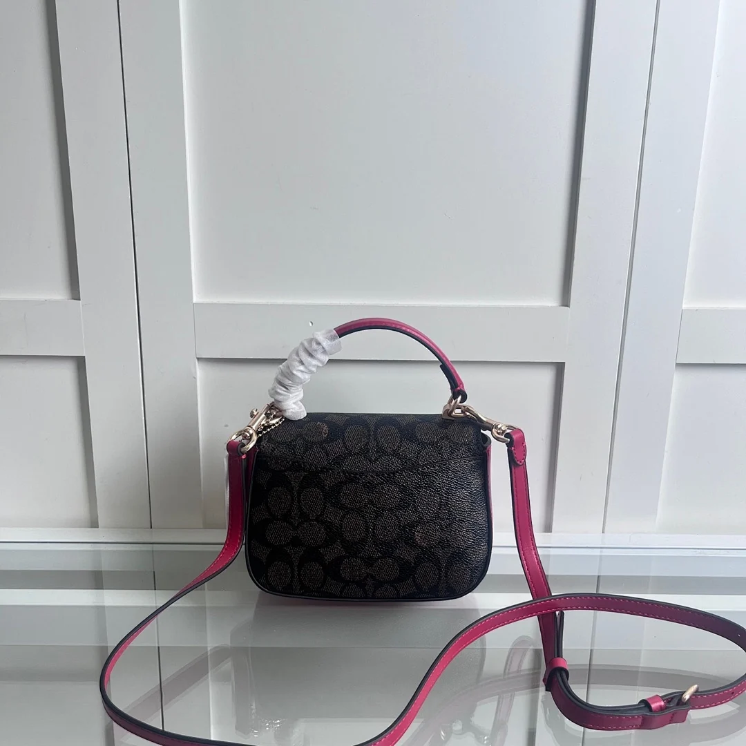 COACH - view 3
