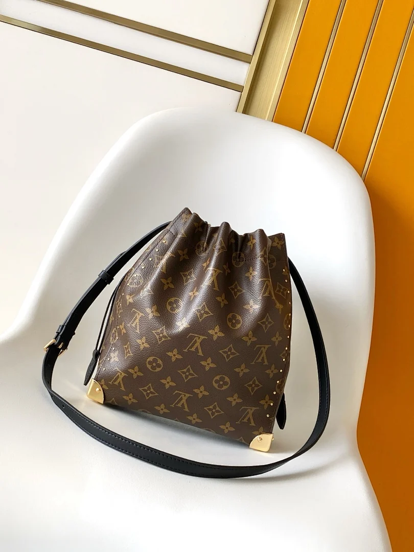 M28515#570 - view 9